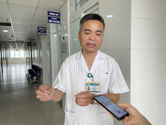 Tiến sỹ Trần Huy Thọ - Phó giám đốc thường trực Bệnh viện Đặng Văn Ngữ. (Ảnh: PV/Vietnam+) Cảnh báo nhiễm ký sinh trùng từ thú cưng nhưng lầm tưởng là dị ứng ảnh 2