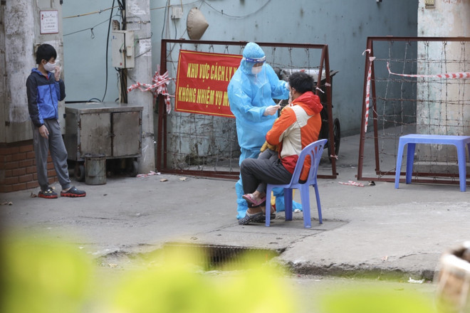 Hà Nội tăng nhanh kỷ lục với 1357 ca mắc COVID, 611 ca cộng đồng ảnh 1