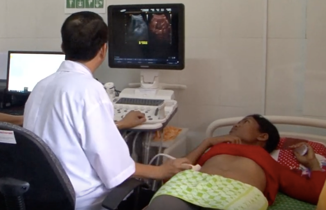 Khắc phục khoảng trống chăm sóc sức khỏe người dân tộc thiểu số ảnh 1