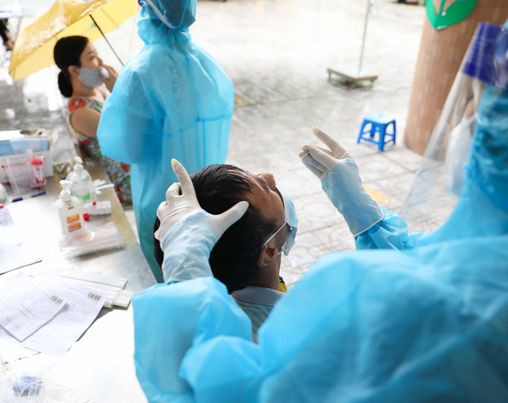 Ngày 16/12: Hà Nội thêm 1.330 ca mắc COVID, có 574 ca cộng đồng ảnh 1