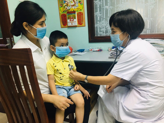 Ghép tế bào gốc thành công cứu sống bé 4 tuổi bị suy tủy xương ảnh 1