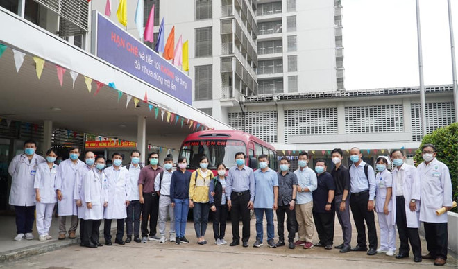 Với tinh thần và tình cảm của Bệnh viện Chợ Rẫy dành cho nhân dân Bắc Giang, các bác sỹ sẵn sàng lên đường khi được chỉ đạo. (Ảnh: PV/Vietnam+) Đội ngũ tinh nhuệ của Bệnh viện Chợ Rẫy tới điểm nóng Bắc Giang ảnh 3