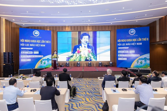 Chủ tịch Hội lọc máu Việt Nam cho biết Việt Nam hiện có 350 đơn vị chạy thận nhân tạo. (Ảnh: PV/Vietnam+) Ngành lọc máu Việt Nam được đánh giá cao trong khu vực Đông Nam Á ảnh 2