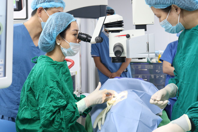 Người đàn ông Việt nhìn lại thấy ánh sáng sau 26 năm mù lòa ảnh 2