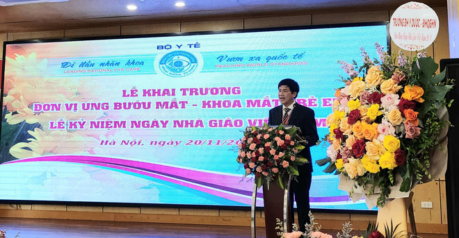 Phó giáo sư Nguyễn Tuấn Hưng - Giám đốc Bệnh viện Mắt Trung ương phát biểu tại buổi lễ. (Ảnh: PV/Vietnam+) anh Hưng.jpg