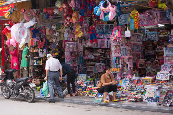 Thị trường đồ chơi 1/6: Nhiều mặt hàng ảm đạm, diều lên ngôi ảnh 2