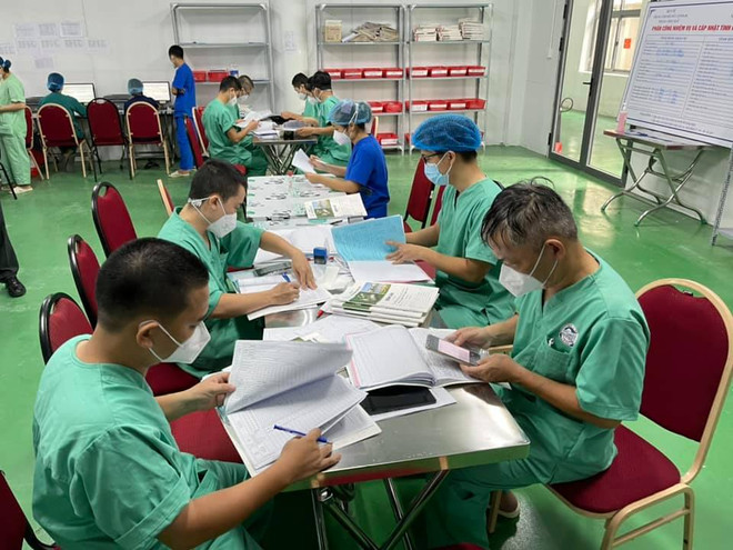 COVID-19: Trong gian khó vẫn sáng mãi phẩm chất 'Lương y như từ mẫu' ảnh 4