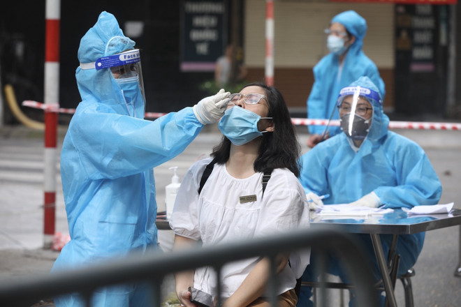 Hà Nội: Số mắc COVID-19 ở cộng đồng lên mức kỷ lục, 64 ca trong 1 ngày ảnh 1