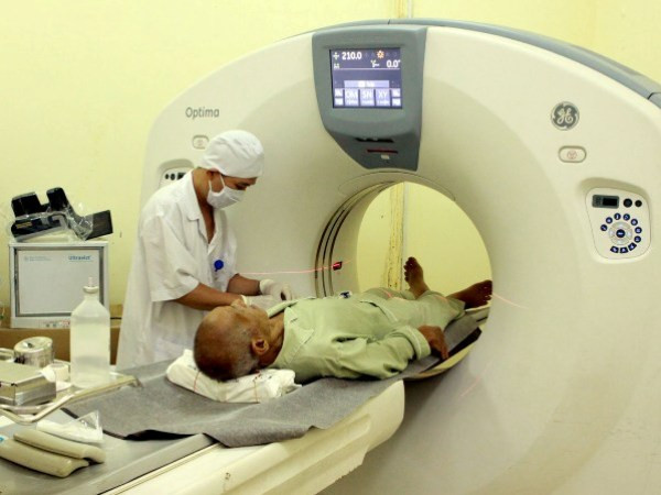 "Thiết bị y tế nhập từ ngân sách luôn đắt hơn nguồn xã hội hóa" ảnh 2