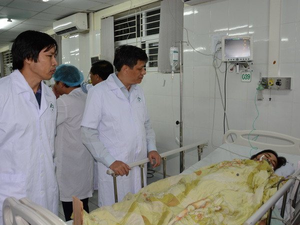 Miễn viện phí điều trị bệnh nhân trong vụ tai nạn xe khách ở Sapa ảnh 1