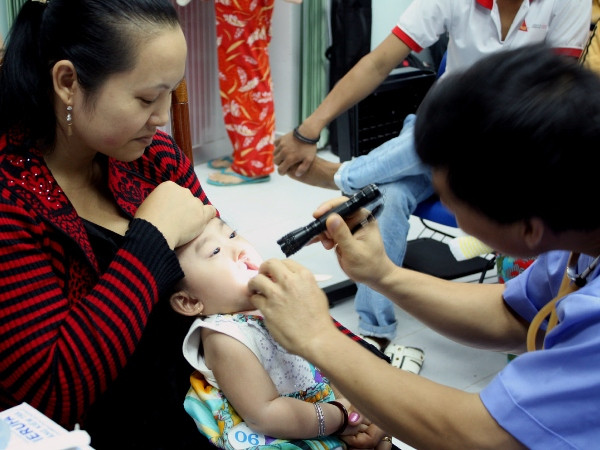 Bộ Y tế siết chặt các quy định về khám, chữa bệnh từ thiện ảnh 1