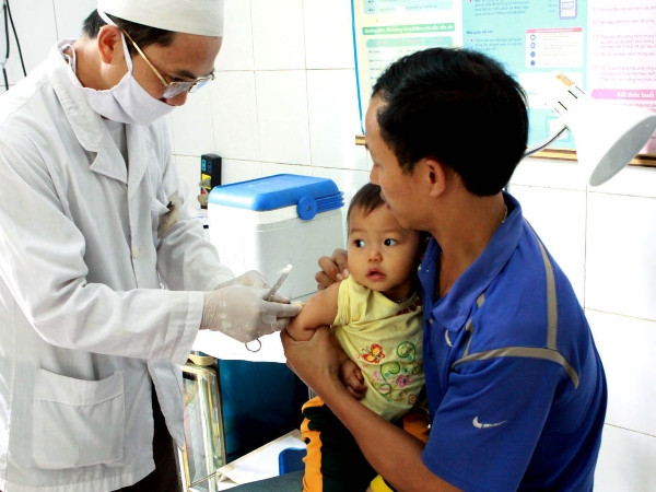 Thủ tướng chỉ thị tiêm phòng sởi-Rubella phải bảo đảm an toàn ảnh 1