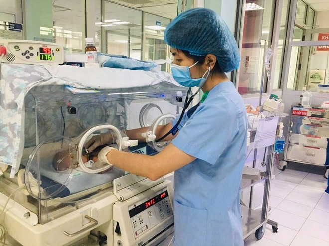 Người nhà tự ý lấy kim chích mụn, 1 trẻ sơ sinh nhiễm trùng huyết nặng ảnh 2