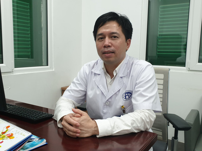 Tiến sỹ Đỗ Đình Tùng - Phó Giám đốc Bệnh viện Đa khoa Xanh Pôn. (Ảnh: T.G/Vietnam+) Những dấu hiệu không thể xem thường với các bệnh nhân bị đột quỵ ảnh 4