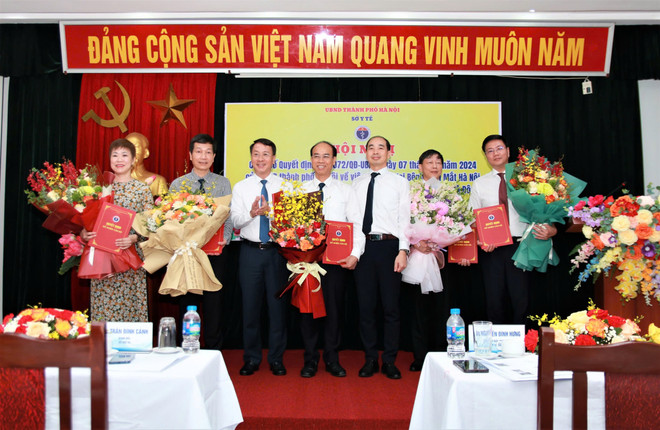 banlanh dao viện mắt.jpg