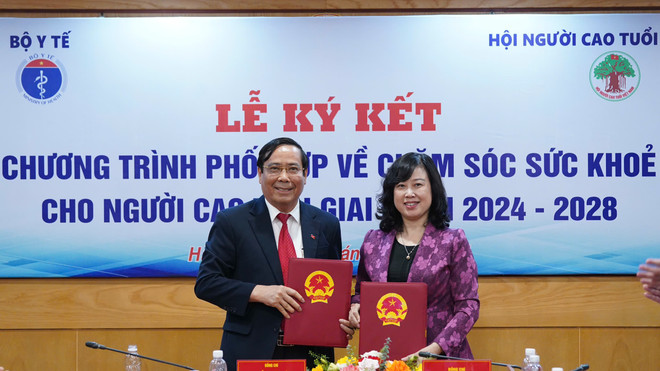 Chương trình phối hợp hoạt động về chăm sóc sức khỏe cho người cao tuổi giai đoạn 2024-2028 nhằm tăng cường phối hợp triển khai các chủ trương, chính sách, pháp luật. (Ảnh: PV/Vietnam+) ky ket.jpg