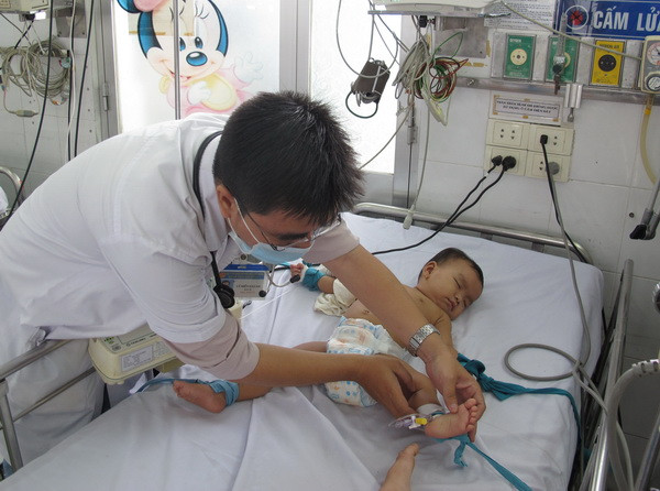 Diễn biến bệnh thủy đậu và tay chân miệng "làm nóng" cộng đồng mạng ảnh 1