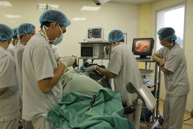 Cảnh báo nguy cơ tử vong khi chữa hóc xương bằng mẹo dân gian ảnh 1