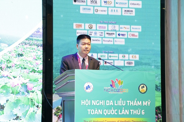 Phó giáo sư Lê Hữu Doanh - Giám đốc Bệnh viện Da liễu Trung ương. (Ảnh: PV/Vietnam+) Chuyên gia phân tích về việc dùng Botulinum trong làm đẹp, thẩm mỹ ảnh 2