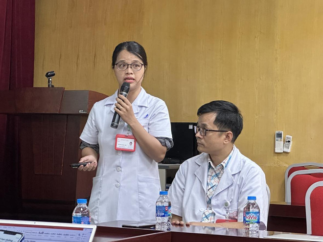 Bác sỹ Nguyễn Hoàng Yến - Phòng Sức khoẻ tâm thần trẻ em và thanh thiếu niên thông tin về tình trạng của việc bắt nạt học đường. (Ảnh: T.G/Vietnam+) Nỗi lo trẻ tự hủy hoại bản thân khi bị bạn bè bắt nạt học đường ảnh 2