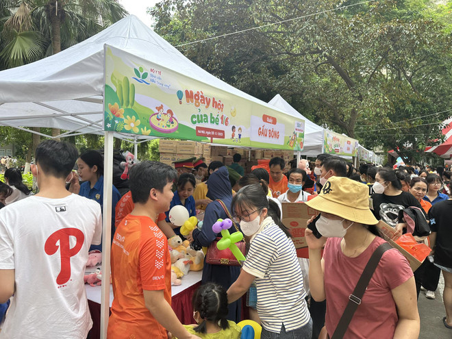 Chương trình Ngày Hội của bé với hơn 60.000 suất quà tặng bệnh nhi ảnh 7