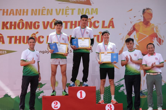 Giải chạy marathon thanh niên Việt Nam nói không với thuốc lá điện tử ảnh 2