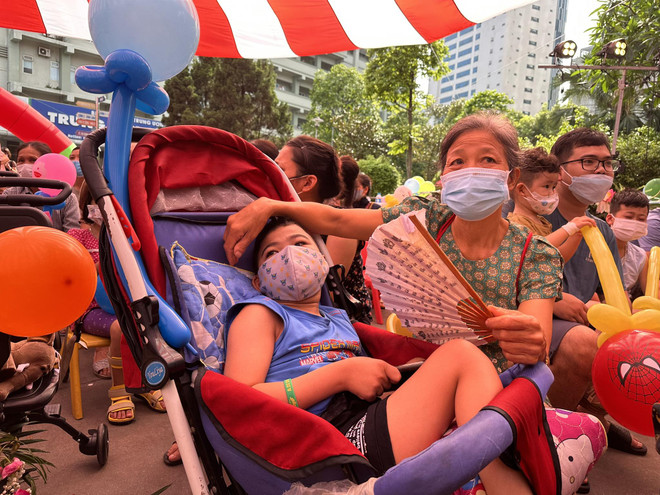 Chương trình Ngày Hội của bé với hơn 60.000 suất quà tặng bệnh nhi ảnh 12