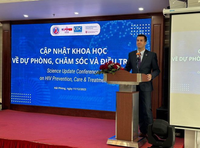 Ông Eric Dziuban - Giám đốc CDC Hoa Kỳ tại Việt Nam phát biểu tại Hội thảo. (Ảnh: T.G/Vietnam+) vnp-anh-hiv-2-5412.jpg