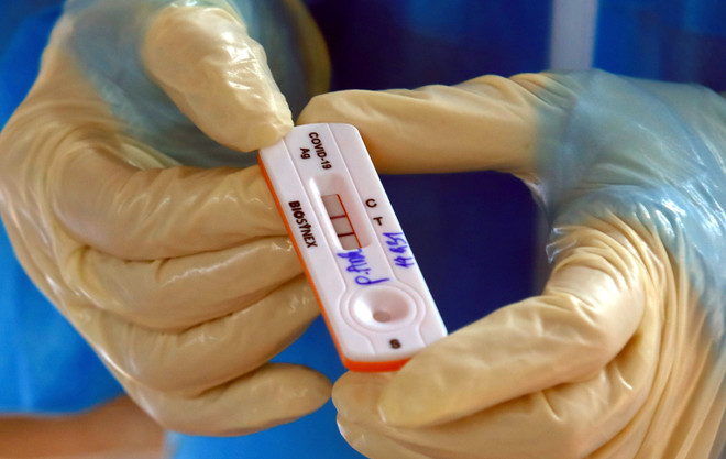 Trường hợp nhiễm biến chủng Omicron cộng đồng ở Hà Nội đã khỏi bệnh ảnh 1