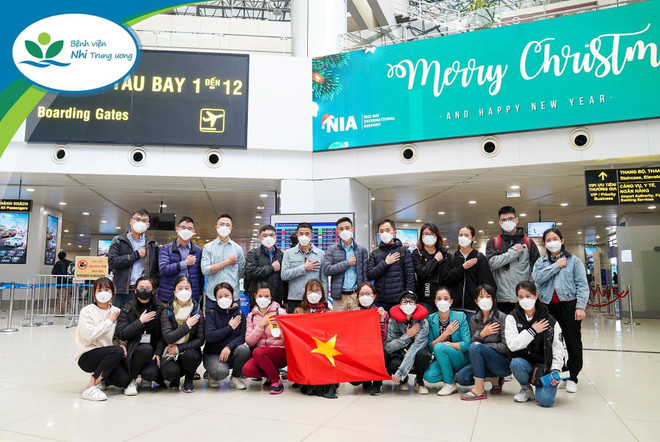 Những người đón Xuân trên tuyến đầu chống dịch COVID-19 ảnh 3