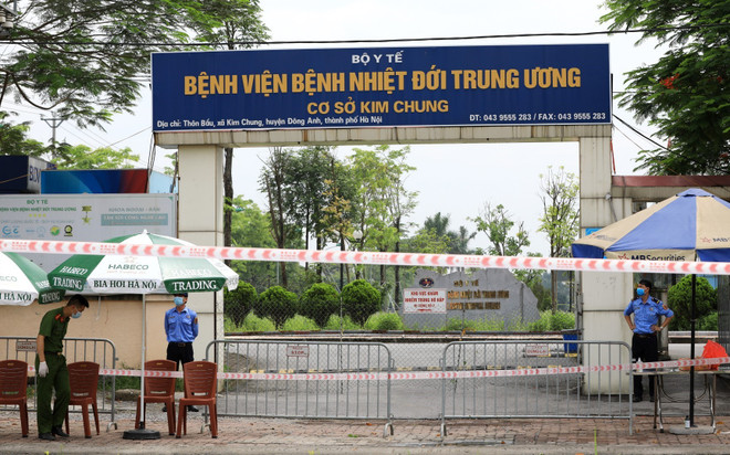 Những người đón Xuân trên tuyến đầu chống dịch COVID-19 ảnh 1