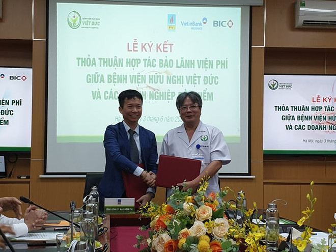 Bệnh viện Việt Đức ký hợp tác với các đơn vị bảo hiểm bảo lãnh ảnh 1