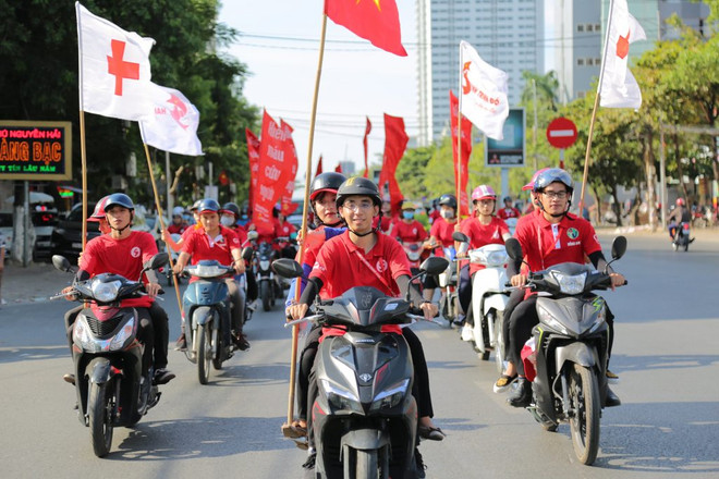 Phát động phong trào hiến máu tình nguyện tại nhiều tỉnh, thành phố. (Ảnh: PV/Vietnam+) Chuỗi hoạt động tôn vinh 100 người hiến máu tiêu biểu toàn quốc ảnh 1