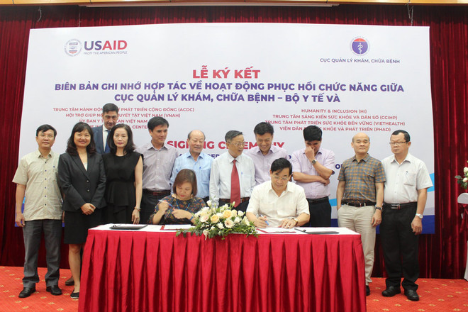 Bộ Y tế hợp tác với 8 tổ chức quốc tế về hoạt động phục hồi chức năng ảnh 1