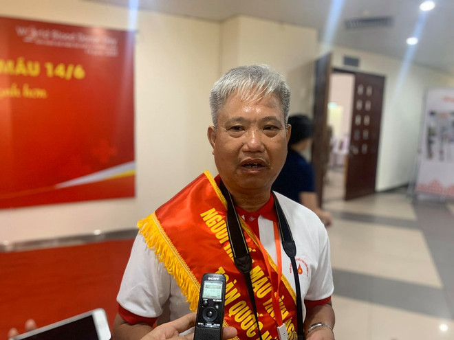 Ông Trần Nam Quân ở Kiên Giang đã hiến máu hơn 70 lần. (Ảnh: PV/Vietnam+) Chuỗi hoạt động tôn vinh 100 người hiến máu tiêu biểu toàn quốc ảnh 2