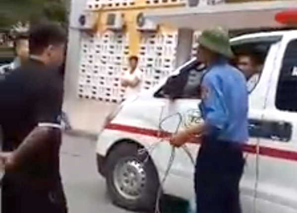 Công ty AZ vẫn làm bảo vệ ở Bệnh viện Nhi Trung ương đến hết tháng 7 ảnh 1