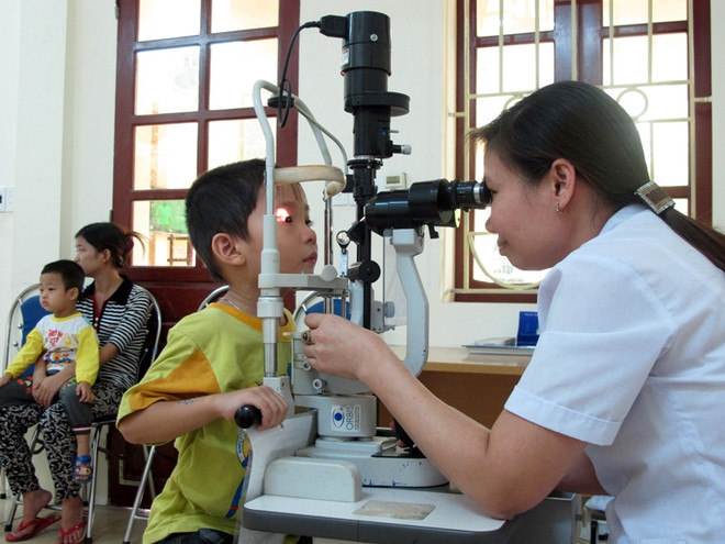 Cảnh báo các bệnh viêm kết mạc mắt gia tăng trong mùa Hè ảnh 1