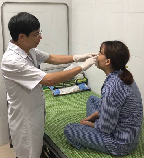 Liên tiếp các ca tai biến thẩm mỹ do tiêm chất làm đầy môi, mắt ảnh 1