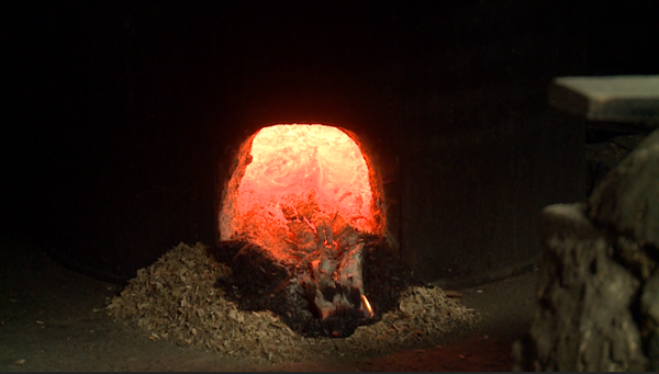 Bài 3: Bếp rượu truyền thống lao đao sau những ngày biến cố ảnh 1