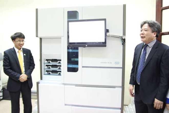 Bệnh viện Việt Đức lắp máy xét nghiệm ung thư hiện đại ảnh 1