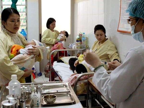 Xuất hiện trường hợp trẻ dưới 1 tháng tuổi mắc bệnh sởi ảnh 1