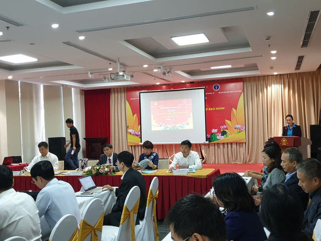 Nhiều ý kiến tại hội thảo kiến nghị, đề xuất chính sách đảm bảo có môi trường lao động an toàn hơn cho cán bộ y tế. (Ảnh: PV/Vietnam+) Gần 2.000 cán bộ y tế bị ung thư, mắc các bệnh hiểm nghèo ảnh 2