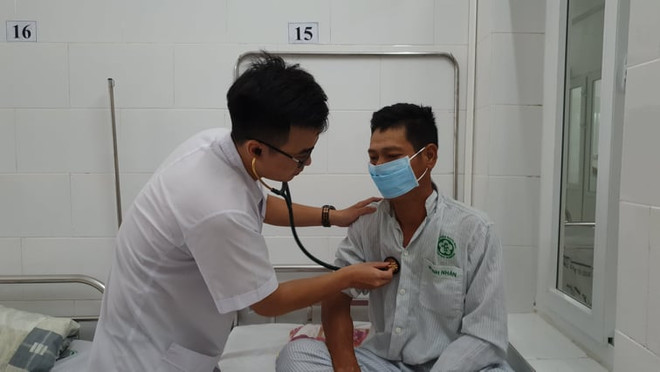Môi trường bệnh viện với nhiều nguy cơ lây nhiễm bệnh tật. (Ảnh: PV/Vietnam+) Gần 2.000 cán bộ y tế bị ung thư, mắc các bệnh hiểm nghèo ảnh 1