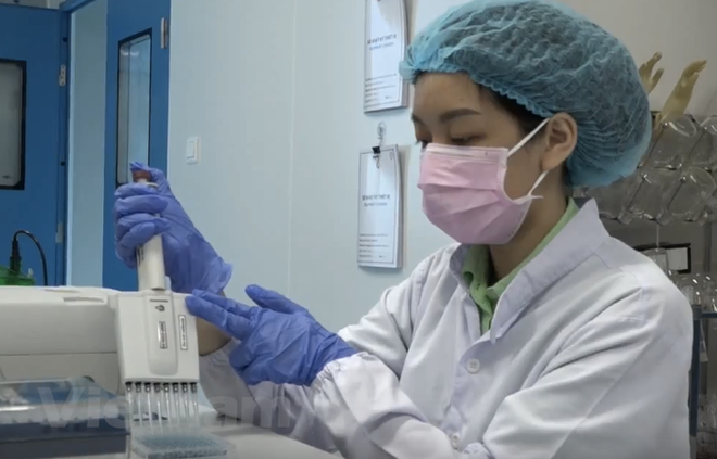 Nghiên cứu vắcxin NANO COVAX tại Nanogen. (Ảnh: P.V/Vietnam+) Có 3 người tiêm thử nghiệm vắcxin Nano Covax trong ngày 17/12 ảnh 1