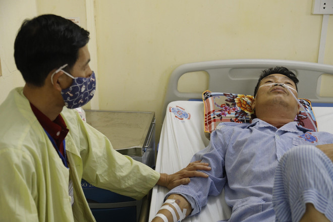 Ghép nối ruột tái tạo đường ăn cho người bệnh ung thư thanh quản ảnh 1