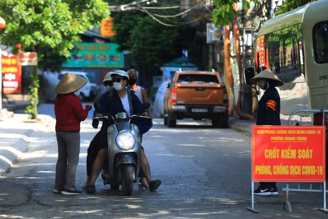Chiều 7/8, Hà Nội thêm 28 ca mắc mới COVID-19 ở 5 chùm ca bệnh ảnh 1