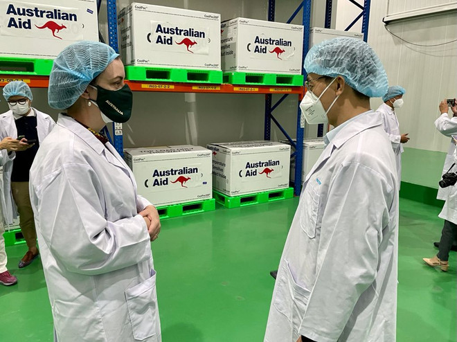 Bộ Y tế tiếp nhận 403.000 liều vaccine từ Chính phủ Australia ảnh 2