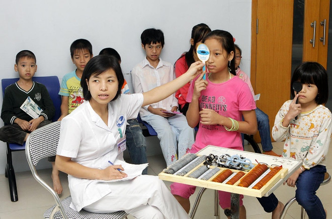 Tỷ lệ mắc tật khúc xạ ở học sinh đang ngày càng tăng cao ảnh 1