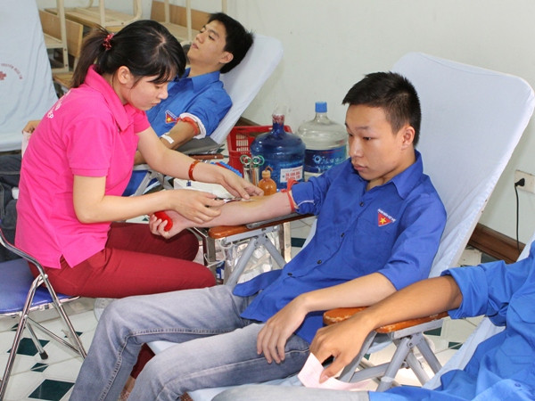 Phát động ngày hội hiến máu “Sống để yêu thương” ảnh 1