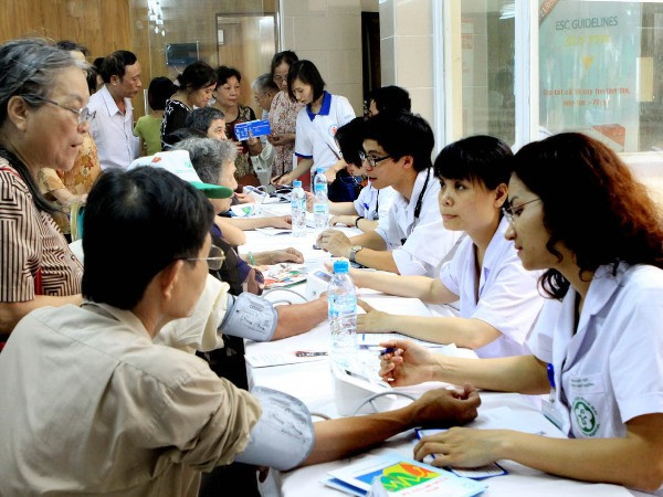 Tư vấn cho người dân về các bệnh lý tim mạch ảnh 1